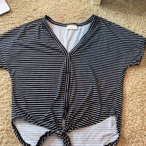 Very cute with adorable tie at bottom. Super soft.